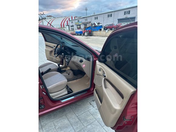 Sahibinden Ford Focus 2.0 Ghia 2000 Model 