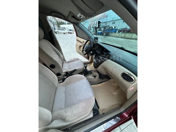 Sahibinden Ford Focus 2.0 Ghia 2000 Model 
