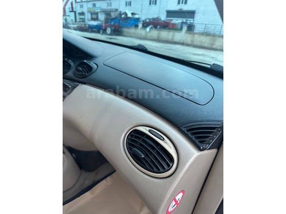 Sahibinden Ford Focus 2.0 Ghia 2000 Model 