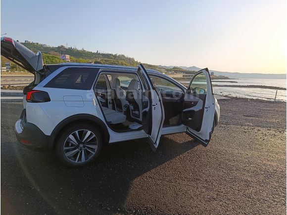 Galeriden Peugeot 5008 1.5 BlueHDI Allure Selection 2020 Model Trabzon