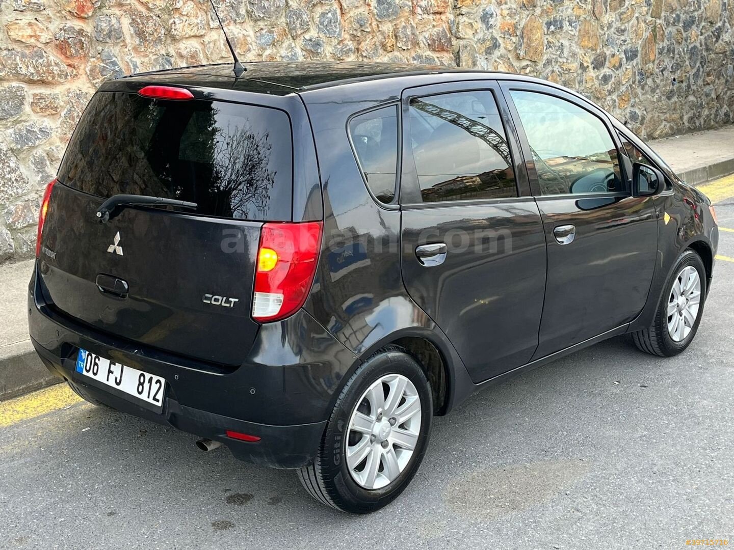 Galeriden Mitsubishi Colt 1.3 Elegance 2012 Model İstanbul 148.700 km Siyah 4