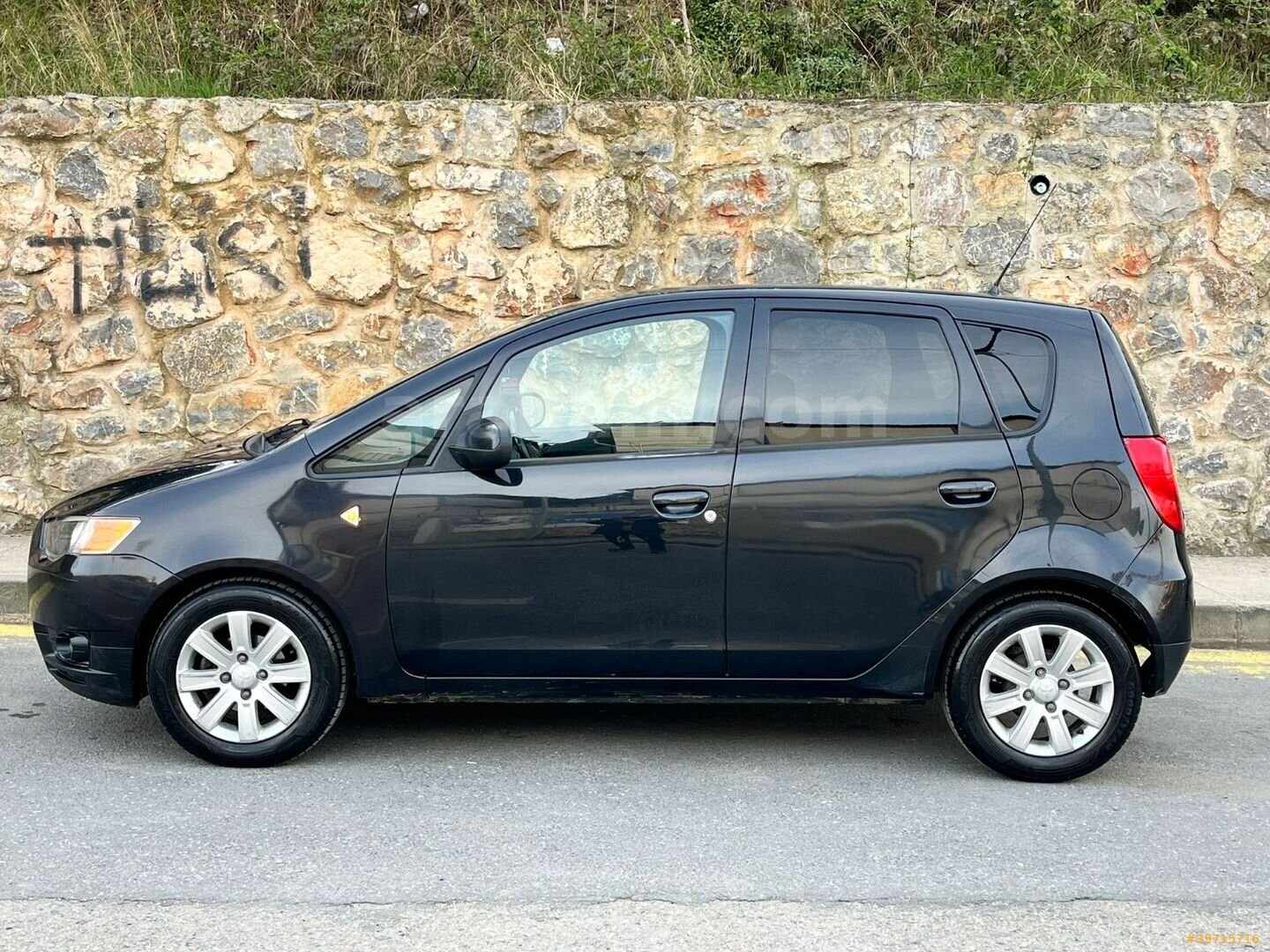 Galeriden Mitsubishi Colt 1.3 Elegance 2012 Model İstanbul 148.700 km Siyah 6