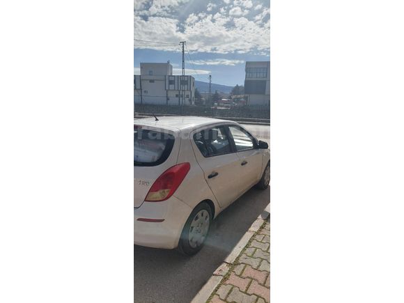 Sahibinden Hyundai i20 1.2 D-CVVT Jump 2013 Model