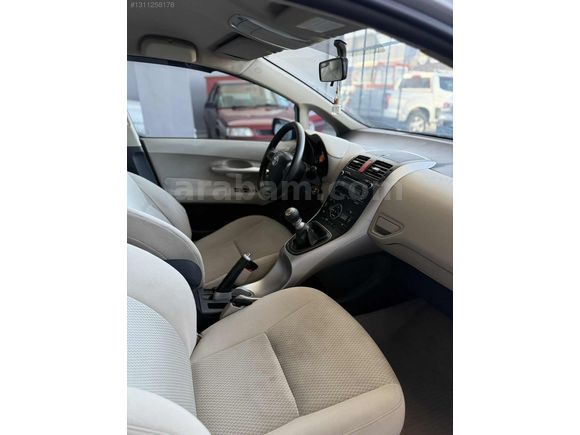 Değişensiz Toyota Auris