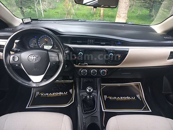 KİRAZOĞLU OTOMOTİV// DEĞİŞENSİZ 2014 MODEL 1.33 TOYOTA COROLLA