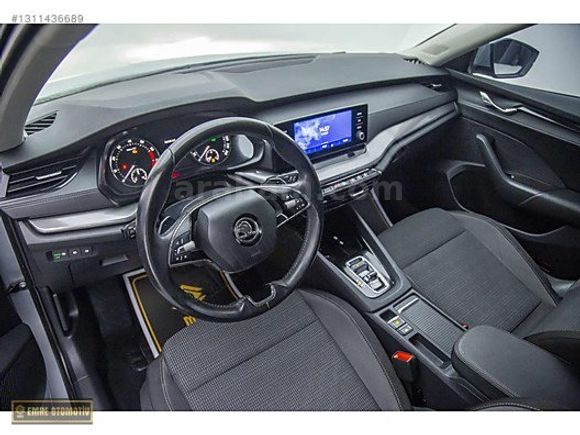 EMRE OTOMOTİV 2021 SKODA OCTAVİA 1.0e-Tech SERVIS BAKIMLI