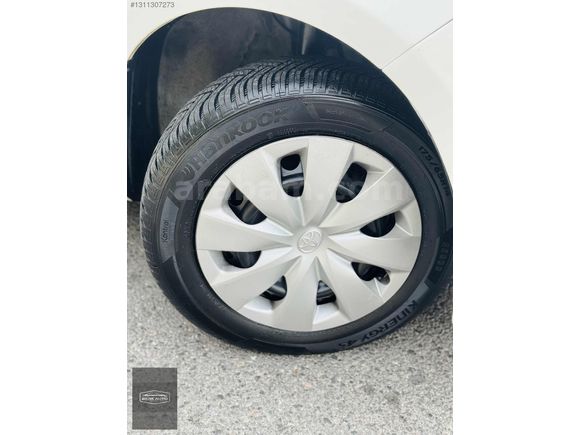 BERK AUTO'DAN-SATILIK-2013 MODEL-TOYOTA YARİS