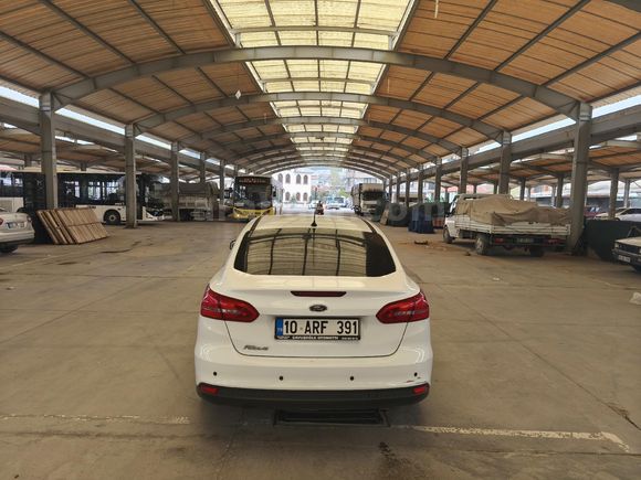 Sahibinden Ford Focus 1.6 Ti-VCT Trend X 2015 Model
