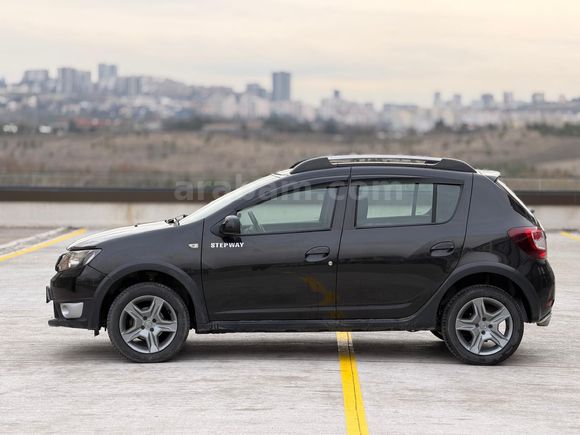 ACİL HATASIZ  BOYASIZ 195 BİN KM DE Dacia Sandero 1.5 dCi Stepway 2014 Model Ankara