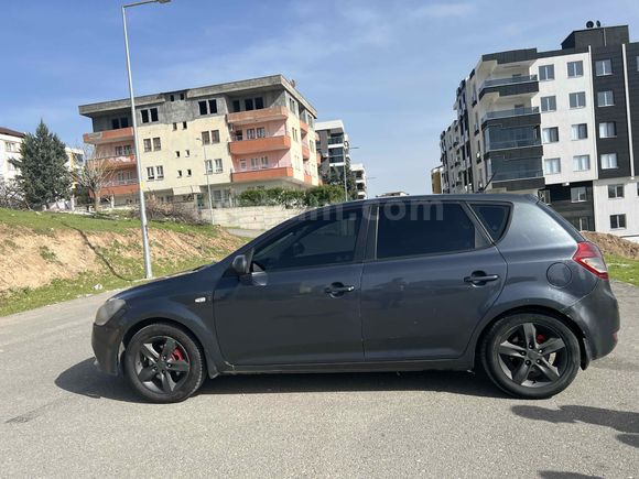 Sahibinden Kia Ceed 1.6 CRDi Concept 2012 Model 