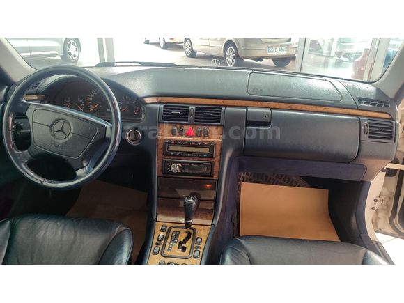 Galeriden Mercedes - Benz E 200 Kompressor Avantgarde 1999 Model Denizli