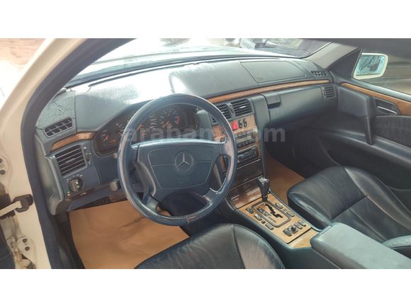 Galeriden Mercedes - Benz E 200 Kompressor Avantgarde 1999 Model Denizli