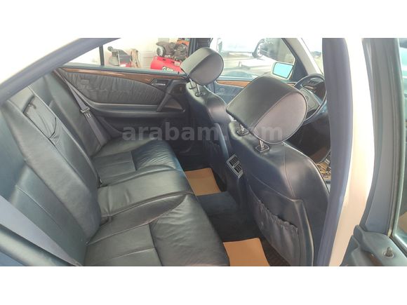 Galeriden Mercedes - Benz E 200 Kompressor Avantgarde 1999 Model Denizli