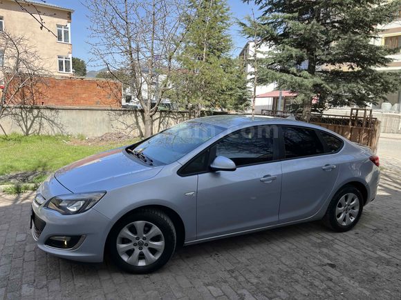 Sahibinden Opel Astra 1.4 T Edition Plus 2019 Model  100.000 km Mavi (metalik)
