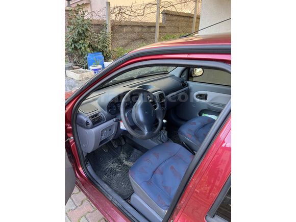 Sahibinden Renault Clio 1.4 RNA 2000 Model 