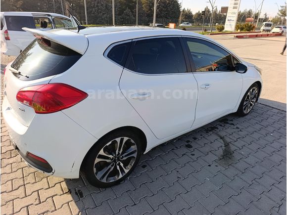 Sahibinden Kia Ceed 1.6 CRDi Premium 2013 Model