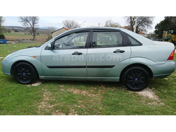 Sahibinden Ford Focus 1.6 Ambiente 2000 Model  245.000 km Yeşil