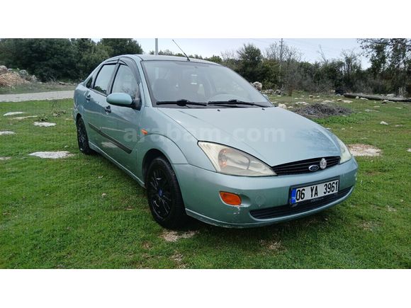 Sahibinden Ford Focus 1.6 Ambiente 2000 Model  245.000 km Yeşil