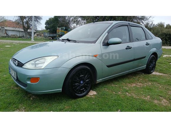 Sahibinden Ford Focus 1.6 Ambiente 2000 Model  245.000 km Yeşil