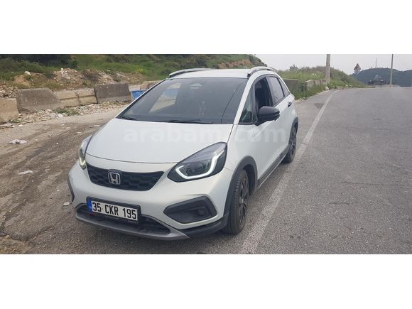 Sahibinden Honda Jazz 1.5 Hybrid Crosstar Executive 2024 Model  8.500 km Beyaz