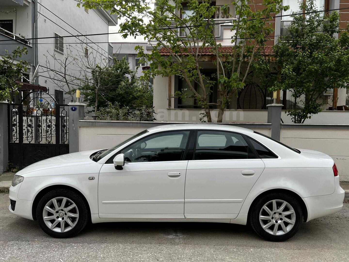 Sahibinden Seat Exeo 1.6 Style 2011 Model İzmir 238.000 km Beyaz 3