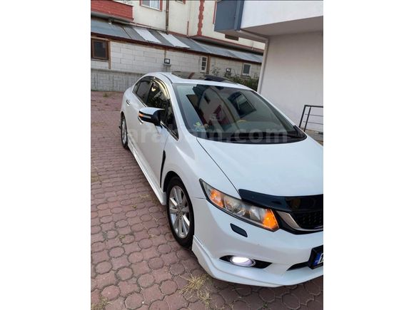 Sahibinden Honda Civic 1.6i VTEC Elegance 2012 Model