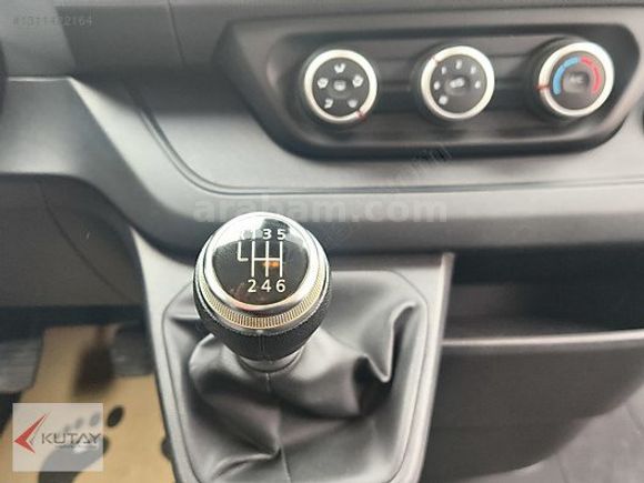 Kutay Bodrum'dan 2023 Renault Trafic 2.0 DCI 6m3 Grand Confort