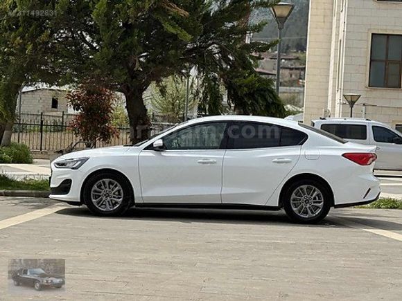 !!!BOYASİZ FORT FOCUS 1.5 TİTANİUM STİL BEYAZ S.BAKIMLI!!!