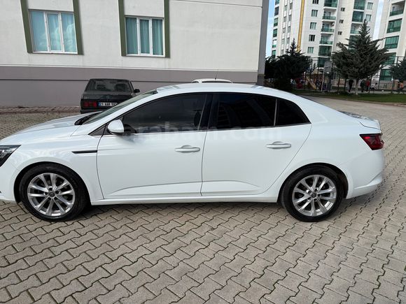 Sahibinden Renault Megane 1.5 Blue DCI Touch 2020 Model 