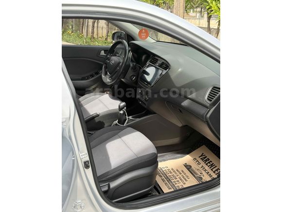 Sahibinden Hyundai i20 1.2 MPI Style 2017 Model 
