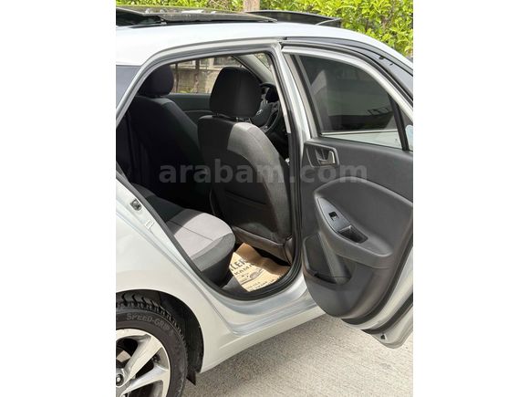 Sahibinden Hyundai i20 1.2 MPI Style 2017 Model 