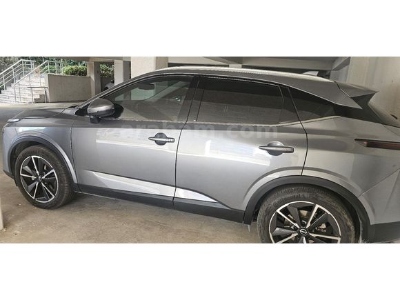 Sahibinden Nissan Qashqai 1.3 DIG-T Sky Pack 2023 Model  21.000 km Füme