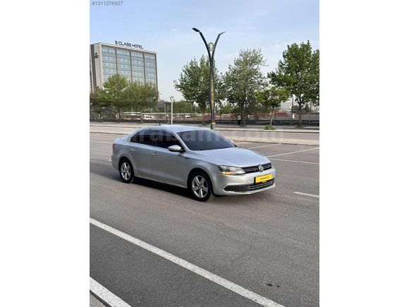 2011 MODEL MANUEL JETTA