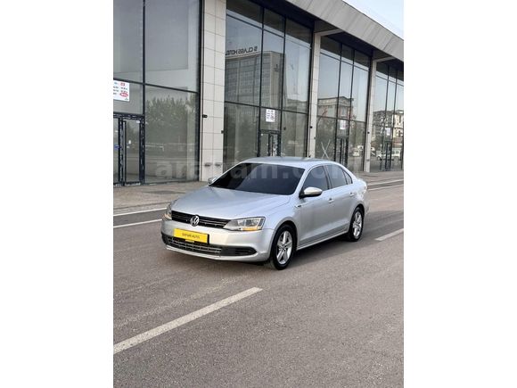 2011 MODEL MANUEL JETTA