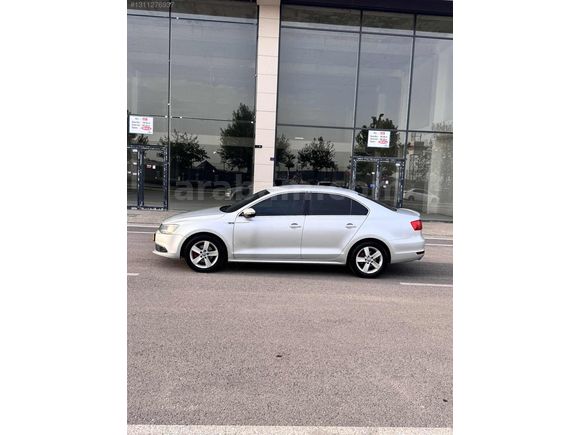 2011 MODEL MANUEL JETTA