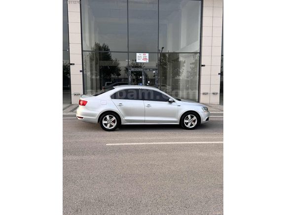 2011 MODEL MANUEL JETTA