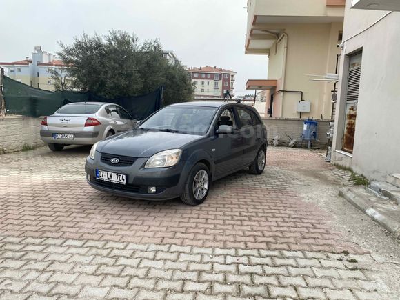 Sahibinden Kia Rio 1.5 CRDi EX Advance 2007 Model  275.050 km Gri
