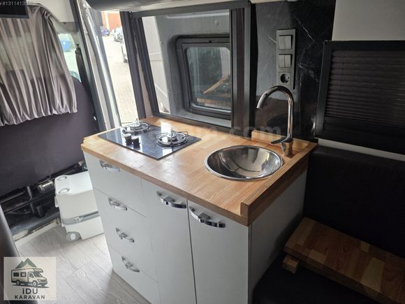 2025 YAPIMI ÇOK AZ KULLANILMIŞ FULL DONANIMLI MOTOKARAVAN