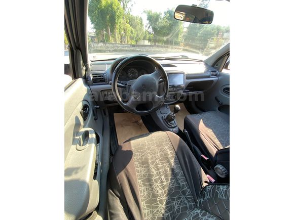 Sahibinden Renault Clio 1.4 RN 2000 Model 