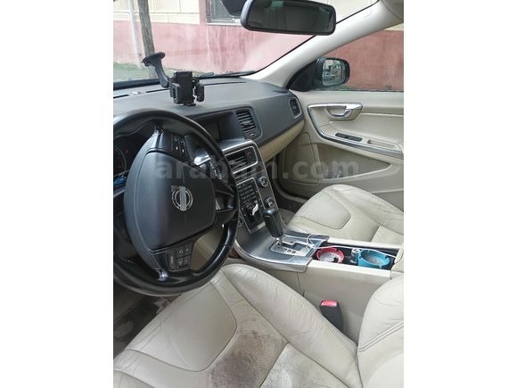 Sahibinden Volvo S60 2.0 T 2011 Model  209.000 km Siyah