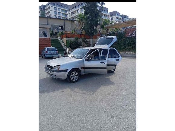 Sahibinden Ford Fiesta 1.25 Ghia 2001 Model