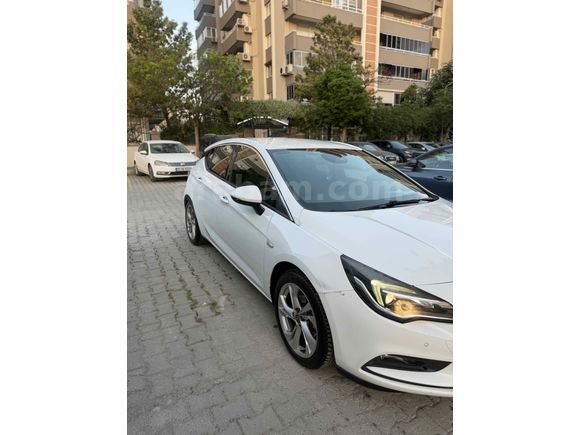 Galeriden Opel Astra 1.4 T Dynamic 2016 Model Aydın 150.307 km Beyaz