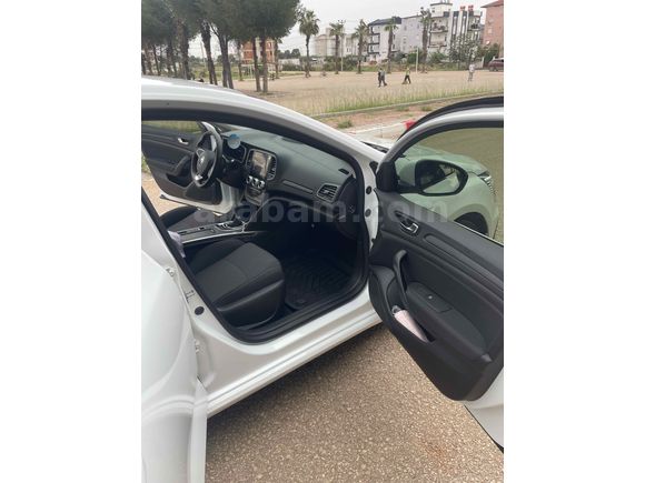 Sahibinden Renault Megane 1.3 TCe Touch 2025 Model 