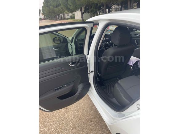 Sahibinden Renault Megane 1.3 TCe Touch 2025 Model 