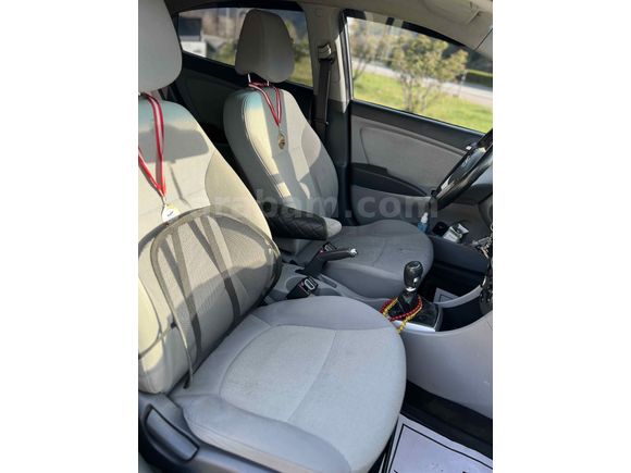 Sahibinden Hyundai Accent Blue 1.6 CRDI Mode Plus 2012 Model 