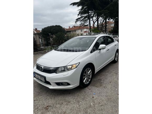 Sahibinden Honda Civic 1.6i VTEC Eco Elegance 2013 Model 