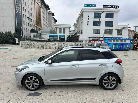 Sahibinden Hyundai i20 1.4 MPI Elite 2014 Model 