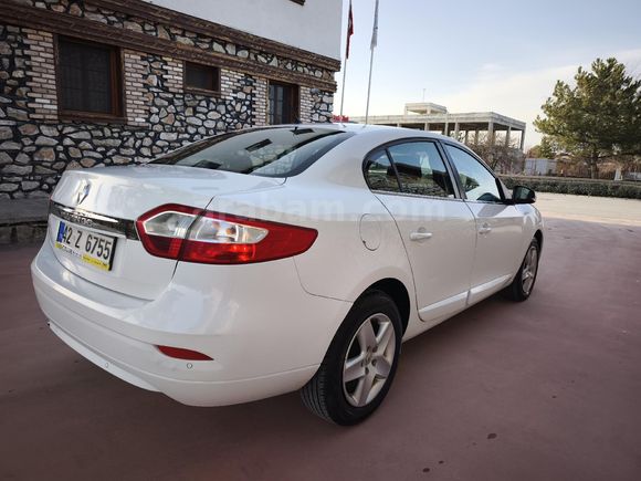 Hatasız Boyasız Tramersiz  Fluence 1.5 dCi Touch 2015 Model Konya