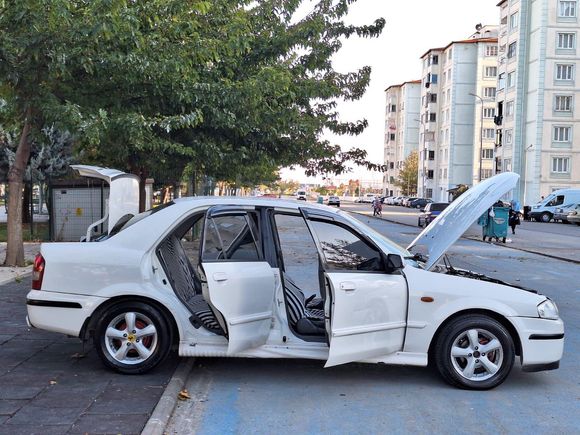 Sahibinden Mazda 323 1.5 2000 Model  315 km Beyaz