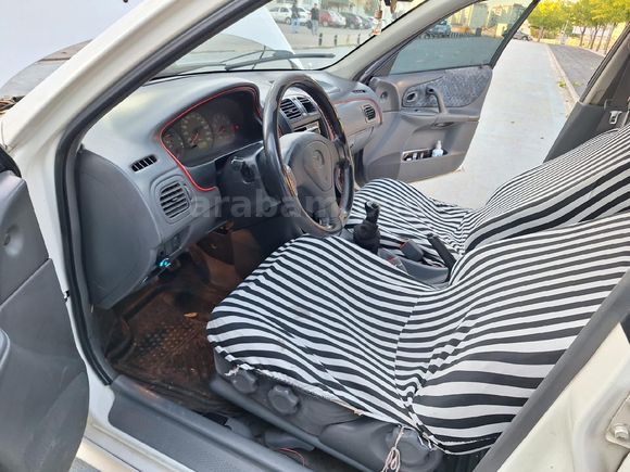 Sahibinden Mazda 323 1.5 2000 Model  315 km Beyaz